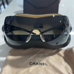 CHANEL sunglasses